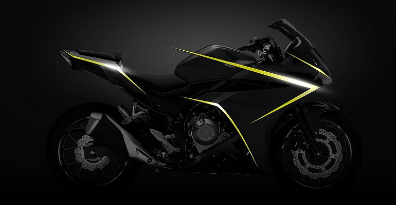 Honda przedstawiła zdjęcia motocykla CBR500R. 