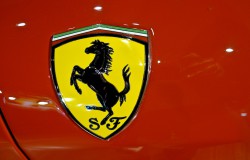 Ferrari zadebiutuje na giełdzie. Firma wyceniona na 10 mld dolarów.