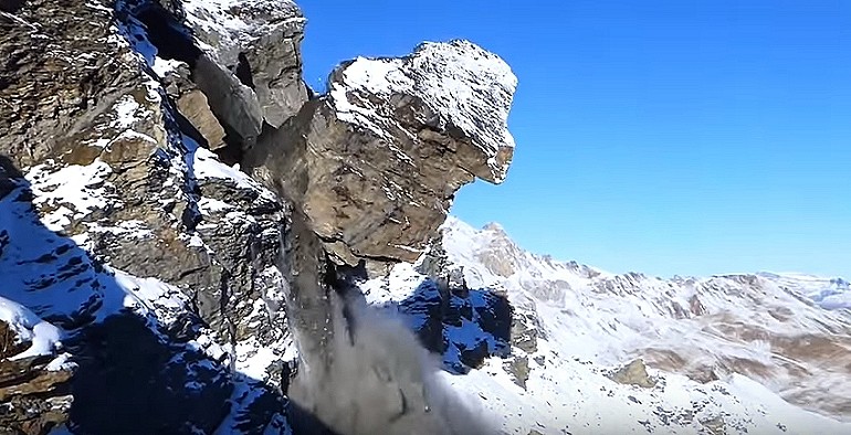 Olbrzymia skała oderwała się w Alpach