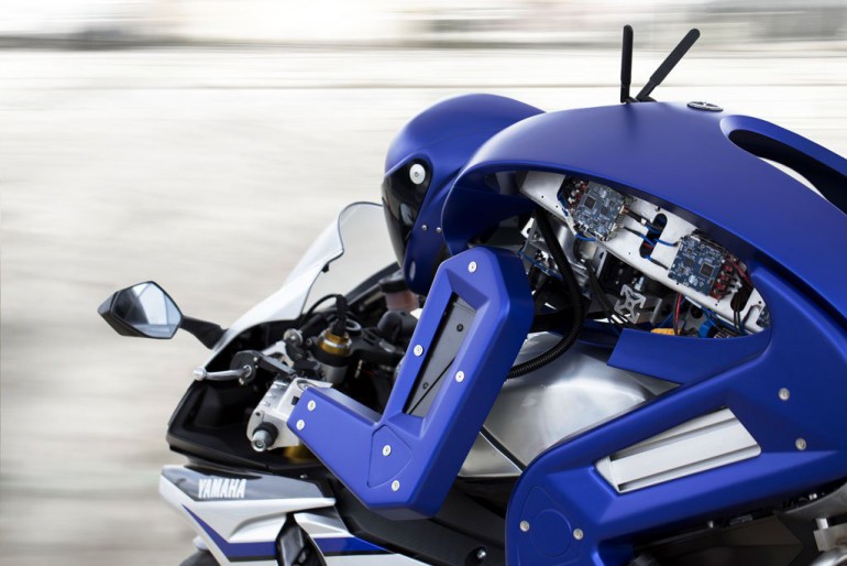 Motobot Yamaha robot na motocyklu