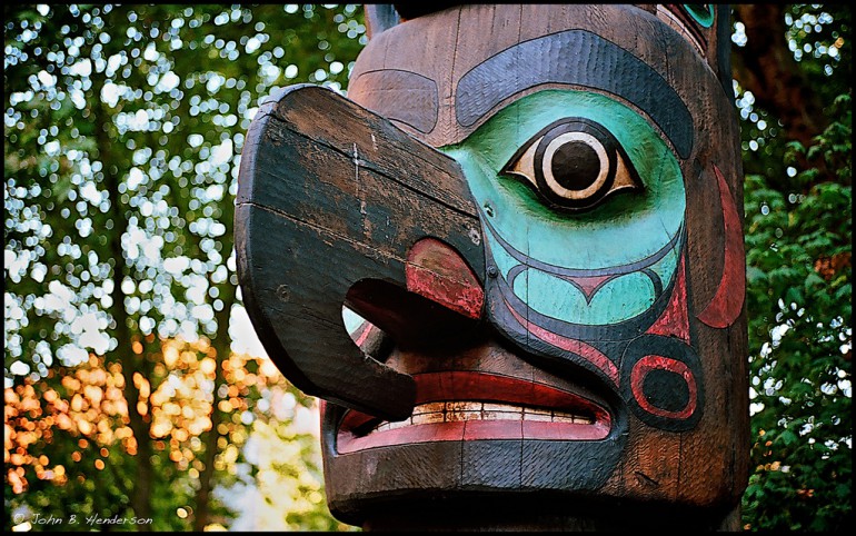 Hollywood zwróci indiański totem plemieniu Tlingit