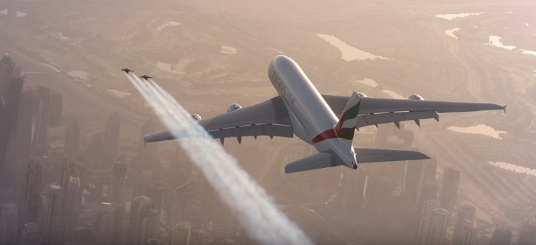 Jetman Dubai ścigają się z A380