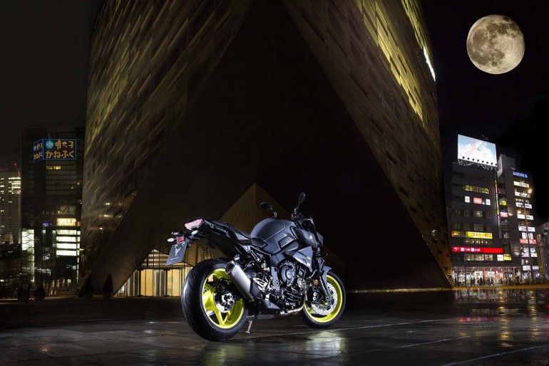 Futurystyczny motocykl: Yamaha i nowy MT-10 
